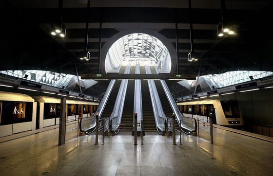 Kisebb tűz van a Bikás parknál, emiatt itt egyelőre nem áll meg a 4-es metró