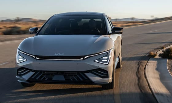 Kamu váltó és mű motorhang a 650 lovas új Kia EV6 GT villanyautóban