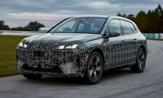 Nagyobb hatótáv és még több erő: íme a legújabb elektromos BMW