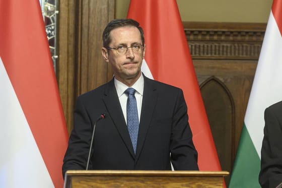 A Pénzügyminisztérium bemutatta, hogyan omlott össze egy hónap alatt a költségvetés