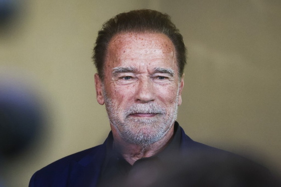 Az alma nem esett messze a fájától –kommentálta Arnold Schwarzenegger a fia meztelen jelenetét