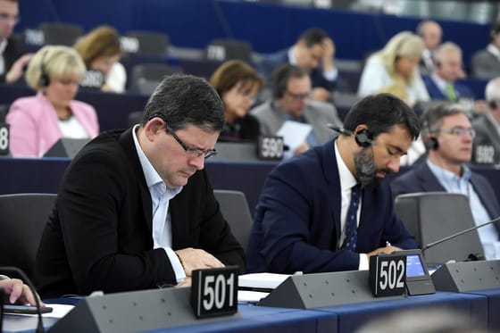 Több mint 60 millió forintos tiszteletdíjjal köszön le a Fidesz egyik EP-képviselője