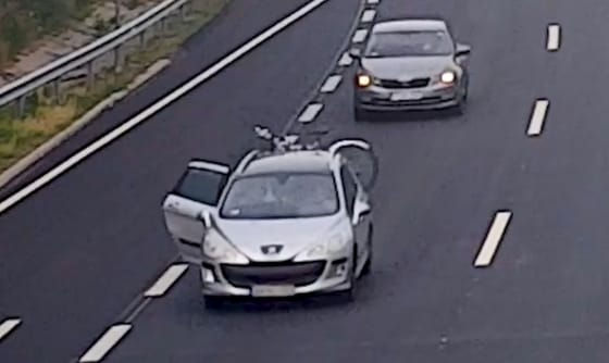 Hogyan ne szállítsunk rakományt? – tanulságos videóban mutatja meg az útkezelő