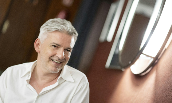 Alföldi RĂłbert Cserhalmi GyörgyrĹ‘l: AzĂ©rt, mert Ĺ‘ azt gondolja rĂłlam, hogy szar szĂnĂ©sz vagyok, Ă©n nem gondolom rĂłla