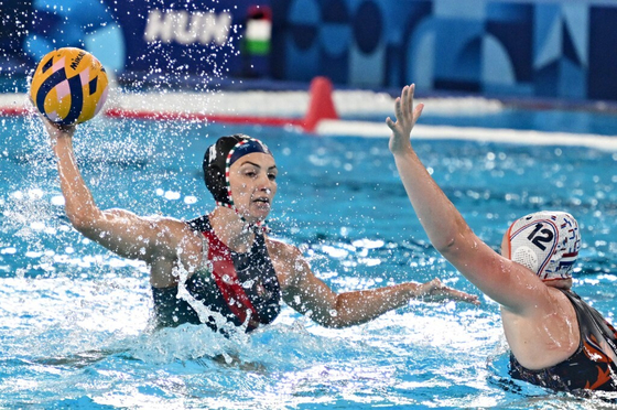 Sports: Confident success, Hungary women's water polo team beats Canada 12-7