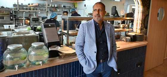 „Mindig szerencsés voltam, kedvesek voltak velem a magyarok, de az elmúlt pár évben érezni megkülönböztetést”