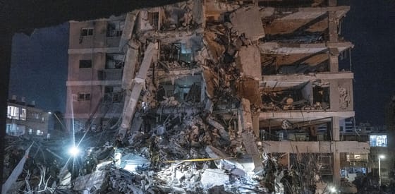 13-ra nőtt a halottak száma Izraelben, az IDF felszólította a reaktorok közelében élő irániakat, hogy hagyják el az otthonukat – élő
