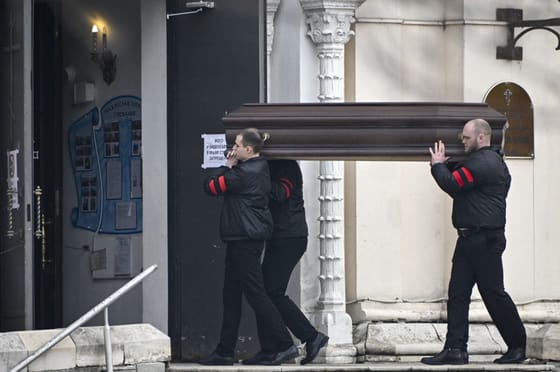 Az orosz hatóságok hivatalos jelentése szerint Navalnij magas vérnyomásban halt meg