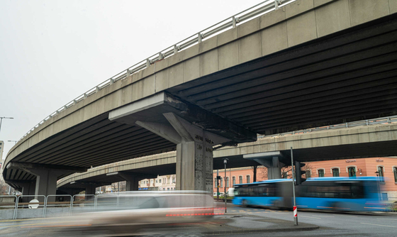 Szombaton elkeződik a Flórián téri felüljárók felújítása, ezekkel a változásokkal kell számolni