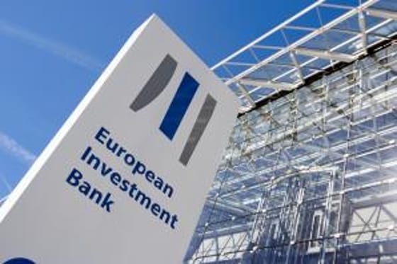 A Brüsszel ellen vívott szabadságharc ellenére is ácsingózik az európai pénzekre a kormány
