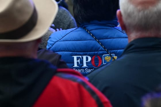 SS-dal szólt azon a temetésen, amelyen részt vettek az osztrák Szabadságpárt vezető politikusai