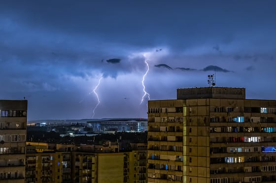 Tizennégy megyére adtak ki elsőfokú figyelmeztetést zivatarok miatt