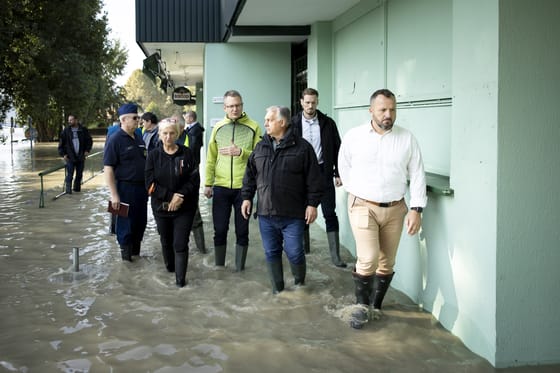 Lefújta a Fidesz a kihelyezett frakcióülést az árvíz miatt