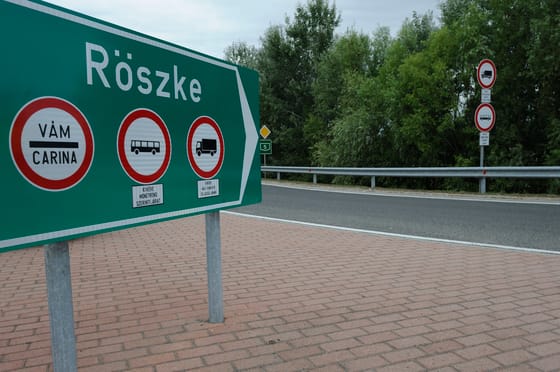 Átmenetileg nem lehet belépni az országba a röszkei közúti határátkelőn