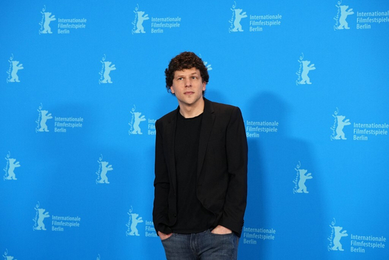 Jesse Eisenberg nem akarja többé, hogy Mark Zuckerberggel azonosítsák