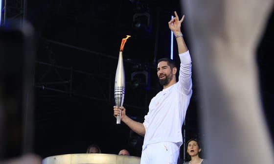 Megérkezett Párizsba az olimpiai láng – videó