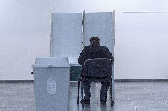 Kizárt DK-s happolta el Szabó Bálint új pártját: árad a Duna, és van, aki már a kiábrándult tiszásokra gyúr