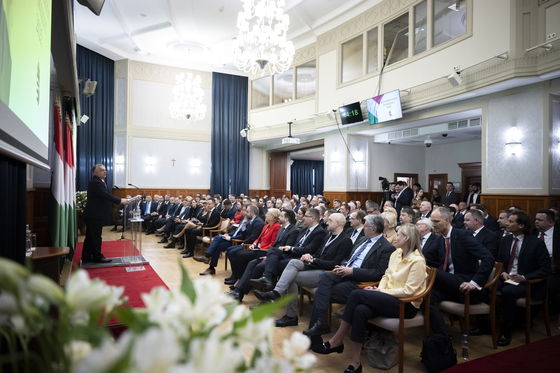 Orbán Viktor a magyar nagyköveteknek magyarázta, hogy virágzik a külpolitikánk