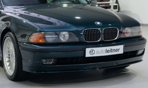 BMW ínyenceknek: oxfordzöld színben, V8-as szívvel csábít vásárlásra ez a 25 éves Alpina B10