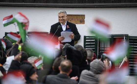 Orbán levelet írt a határon túli magyaroknak