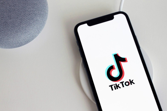 Már csak Joe Biden aláírása hiányzik a TikTok betiltásához