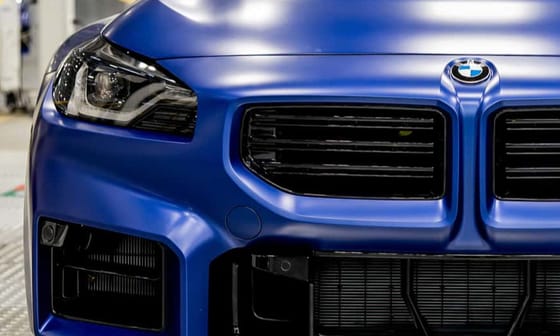 Igazi benzingőzös ínyencség a BMW limitált szériás új M2-ese