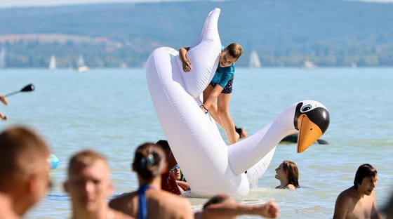 Vészesen felgyorsult a Balaton vizének melegedése