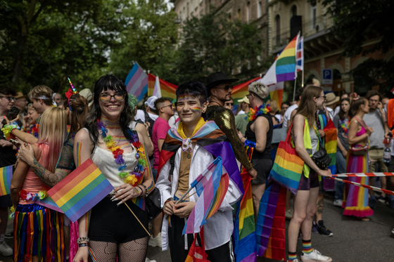 Volt kis szóváltás, majd a fideszesek nem tudtak válaszolni a kérdésekre – így zajlott a Pride-ot tiltó törvénytervezet tárgyalása a parlament igazságügyi bizottságában