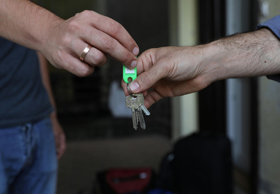 Tömegével adják el a befektetők a kiadásra szánt ingatlanokat