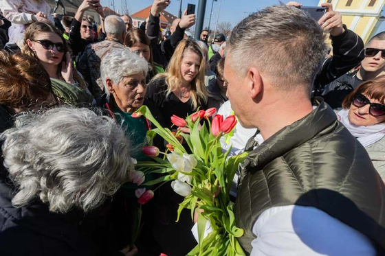 „Segítsetek, hogy segíthessünk” - Magyar Péter nőnap alkalmából üzent