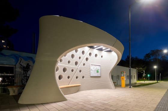 Kinyomtattak egy komplett buszmegállót Szlovákiában – mutatjuk