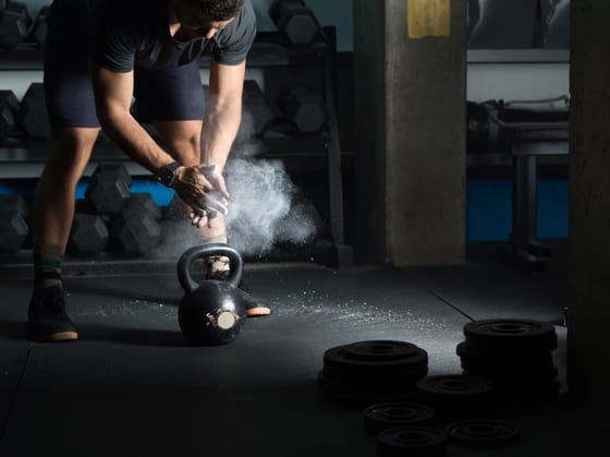 Orbán Viktor kettlebellt ragadott, hogy ledobjon pár kilót, de mit kell tudni erről a sporteszközről?