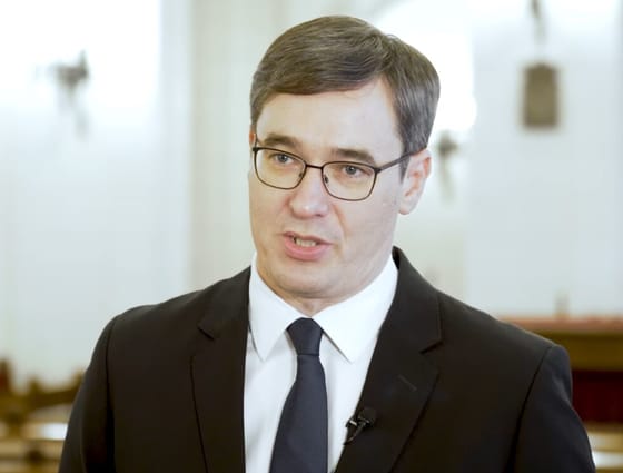 Esterházyt idézve, Újpestről kívánt boldog új évet Karácsony