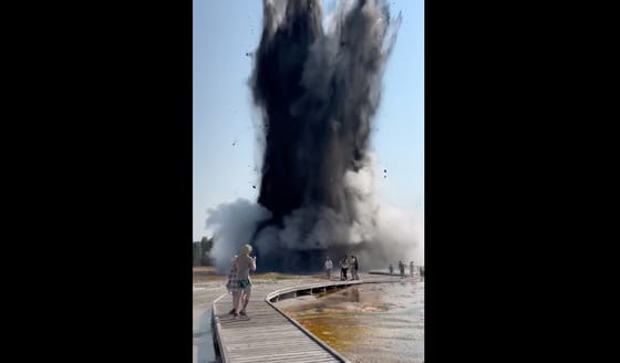 Óriási robbanás rázta meg a Yellowstone Nemzeti Parkot, videóra vették az egészet