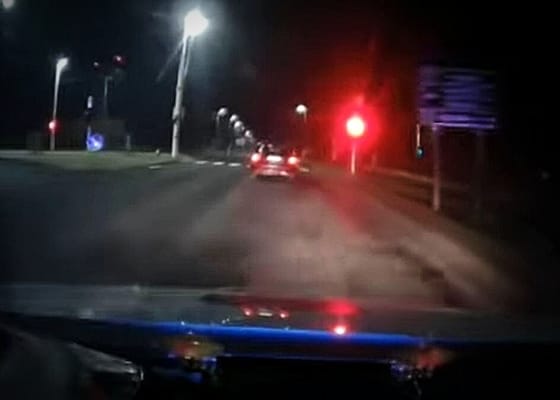 Kölcsön vett egy autót, majd a rendőrök elől menekült egy tini Sümegen