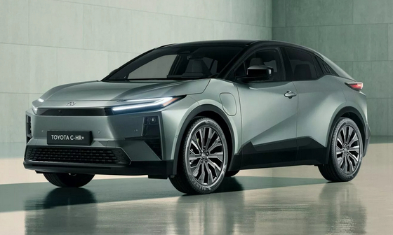 Itt a tisztán elektromos vadonatúj Toyota C-HR+