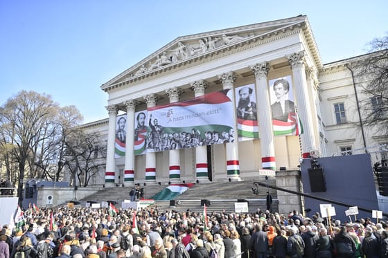 Orbán meghirdette Brüsszel ostromát, a nap következő kérdése az, mire lesz képes Magyar Péter - élő