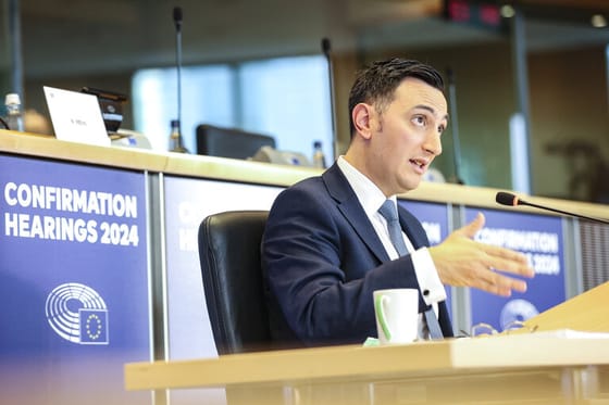 A Fidesz ultimátumot intézett az uniós biztosjelöltekhez