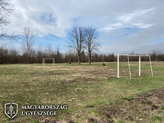 Húszmilliót kapott a falu a soha el nem készülő sportpályára