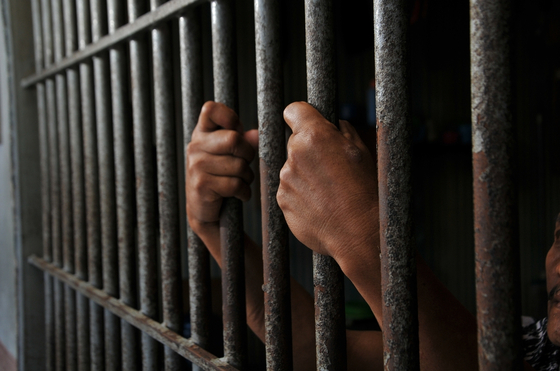 Rabul ejtő történetek: börtönök szabad bejárással