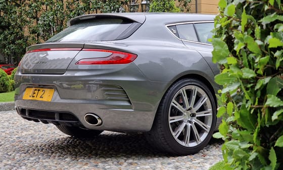 Eladó az általunk alaposan körbefotózott egyedi Aston Martin kombi