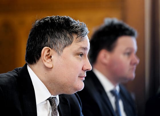 A kormány „a magyar családok és a nyugdíjasok védelme érdekében” olcsósította a borotválkozást
