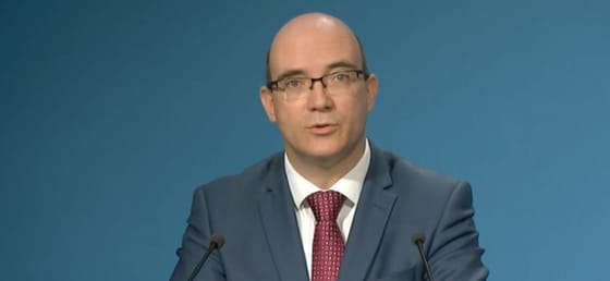 Maruzsa: Ha a diákoktól átvett készülékek megsérülnek, természetesen az iskola a felelős