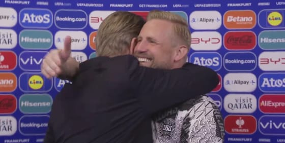 „Sok meccs utáni interjút készítek, de ilyet sohasem csinálok” – emlékezetesre sikerült a két Schmeichel beszélgetése a dán–angol után