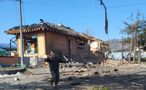 Véletlenül lakott területre dobott bombákat egy gyakorlatozó harci repülő Dél-Koreában