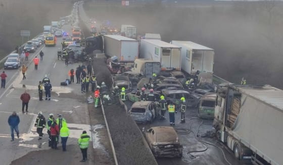 Három gyanúsítottja van a két éve történt halálos tömegbalesetnek az M1-esen