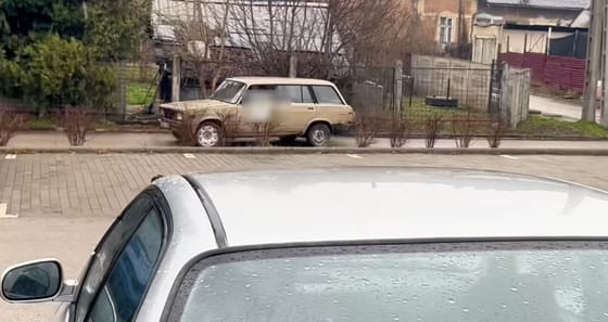 Videó: Nem értékelte a lakossági Lada-driftet a rendőrség – hat hónap eltiltás járt érte