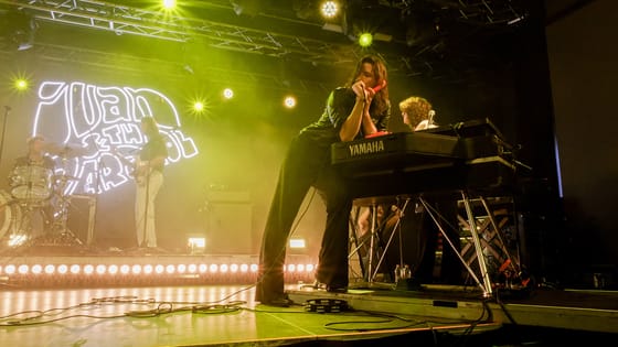 "Amit mi csinálunk, az hosszútávfutás" – színfalak mögött az Ivan & The Parazollal