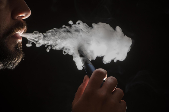 Tecnología: ¿Fumas cigarrillos electrónicos?  Entonces debes saber esto: Se han encontrado “cantidades preocupantes” de plomo y uranio en la orina de usuarios de cigarrillos electrónicos