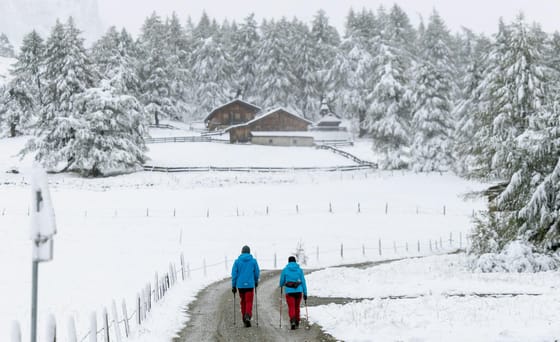Megállás nélkül havazik és zuhog Ausztriában – fotók, videók